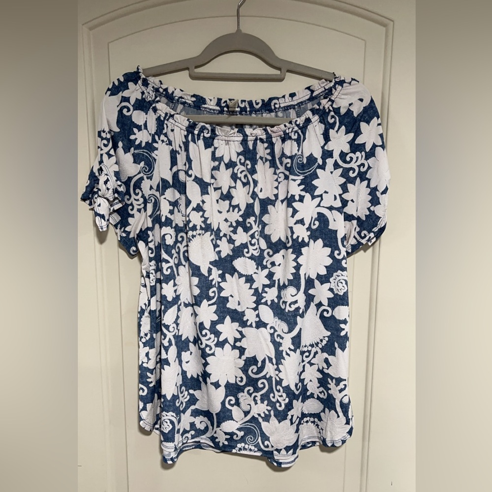 Women’s Floral Top